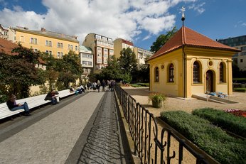 EA Hotel Julis**** - hotel building - view from the Franciscan Garden