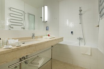 EA Hotel Julis**** - bathroom