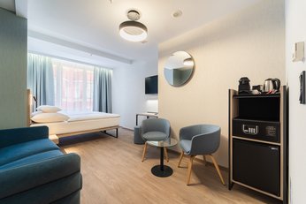 EA Hotel Julis**** - Superior Doppelzimmer mit Zustellbett