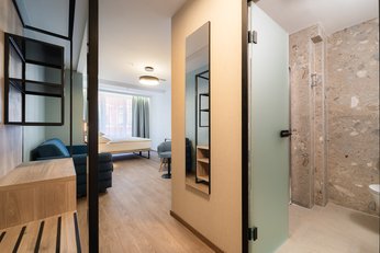 EA Hotel Julis**** - Superior Doppelzimmer mit Zustellbett