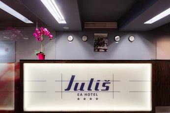 EA Hotel Julis**** - hotel reception